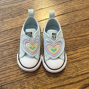 Converse Kids' Sneakers with Pastel Heart Design 💙 NWOT, never worn!